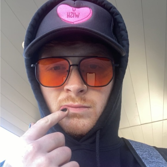 Hello! I’m Brandon 😊 - Picture 8 of 10